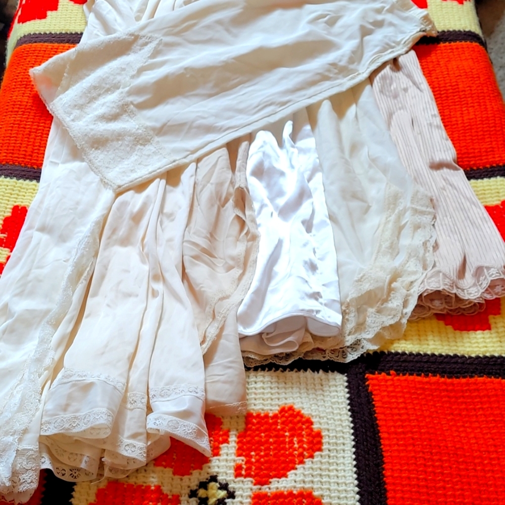 Bundle of 6 half slips